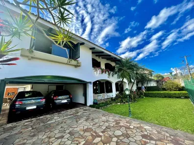 Casa com 6 Quartos para venda ou aluguel, 358m² no Nossa Senhora de Lourdes, Santa Maria