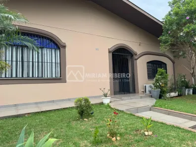 Casa com 3 Quartos para venda ou aluguel, 284m² no Jardim Shangri-la A, Londrina