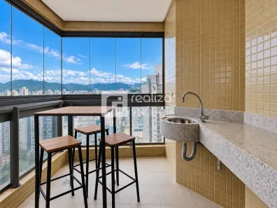 Apartamento com 2 Quartos para alugar, 80m² no Centro, Florianópolis