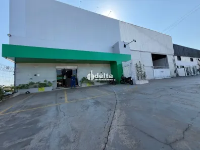 Ponto Comercial para alugar, 1900m² no Marta Helena, Uberlândia