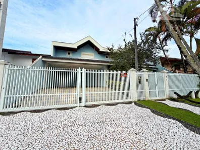 Sobrado com 6 Quartos à venda, 507m² no , Matinhos