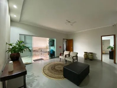 Imóvel Comercial com 4 Quartos à venda, 150m² no Osvaldo Rezende, Uberlândia