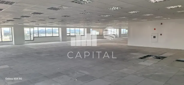 Sala Comercial para alugar, 2200m² no Tamboré, Barueri