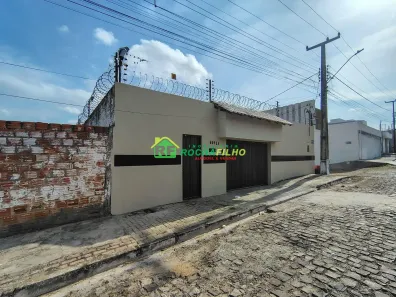 Casa com 3 Quartos para alugar, 218m² no Gurupi, Teresina