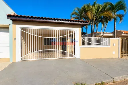 Casa com 3 Quartos para alugar, 163m² no Parque Fehr, São Carlos