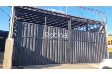 Galpão/Depósito/Armazém para alugar, 850m² no Marta Helena, Uberlândia
