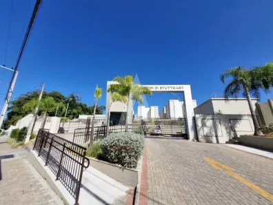 Apartamento com 2 Quartos para alugar, 39m² no João Costa, Joinville