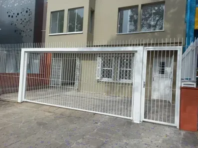 com 8 Quartos para alugar, 350m² no São João, Porto Alegre