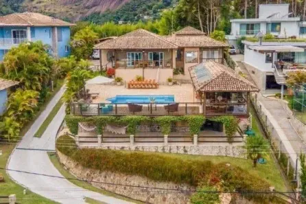 Casa de Condomínio com 4 Quartos à venda, 400m² no Nogueira, Petrópolis
