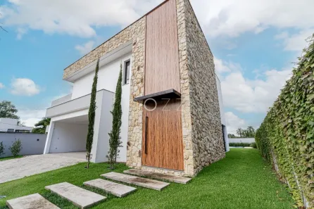 Sobrado com 4 Quartos à venda, 438m² no América, Joinville