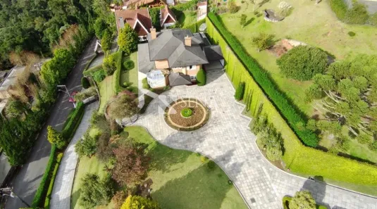 Casa de Condomínio com 5 Quartos à venda, 670m² no Alto do Capivari, Campos do Jordão