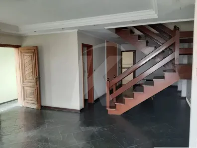 Sobrado com 3 Quartos à venda, 180m² no Vila Nivi, São Paulo