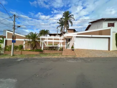 Sobrado com 6 Quartos para venda ou aluguel, 490m² no Bairro das Palmeiras, Campinas
