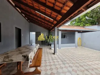 Casa com 3 Quartos à venda, 174m² no São Jorge, Uberlândia