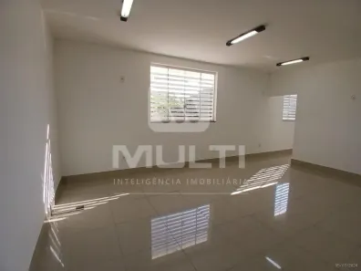 Casa com 1 Quarto para alugar, 326m² no Daniel Fonseca, Uberlândia
