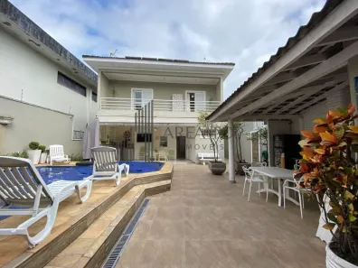 Sobrado com 5 Quartos à venda, 300m² no Enseada, Guarujá