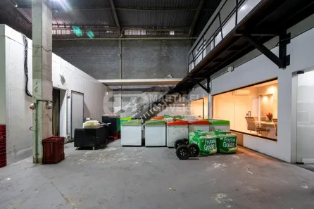 Galpão/Depósito/Armazém para alugar, 800m² no Santa Cruz, Rio de Janeiro