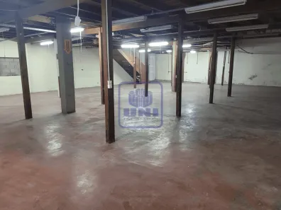 Galpão/Depósito/Armazém para alugar, 698m² no Parque Itamarati, Jacareí