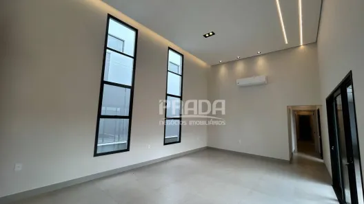 Casa de Condomínio com 3 Quartos à venda, 205m² no Laranjeiras, Uberlândia