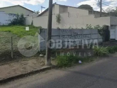 Lote/Terreno à venda, 330m² no Carajás, Uberlândia