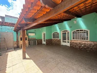 Casa com 3 Quartos à venda, 180m² no Vila Nossa Senhora de Fátima, Brasília