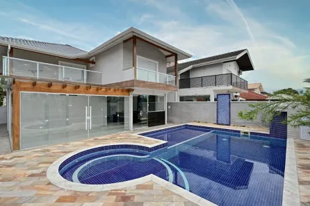 Casa de Condomínio com 5 Quartos à venda, 350m² no Jardim Peruibe, Peruíbe