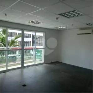 Sala Comercial à venda, 44m² no Santo Amaro, São Paulo