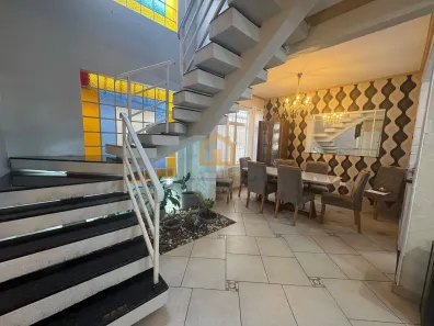 Casa com 5 Quartos à venda, 200m² no Campo Grande, Santos