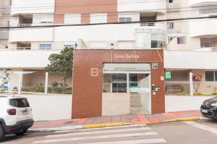 Apartamento com 2 Quartos à venda, 67m² no Capoeiras, Florianópolis
