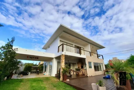 Casa com 3 Quartos à venda, 217m² no Ambrósio, Garopaba