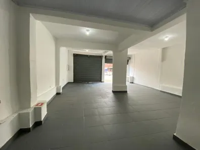 Ponto Comercial para alugar, 120m² no Jardim Ivana, São Paulo