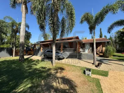 Fazenda/Sítio com 4 Quartos à venda, 215m² no Chácaras Camanducaia, Holambra
