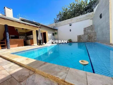 Sobrado com 4 Quartos à venda, 298m² no Vila Fujita, Londrina