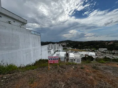 Lote/Terreno à venda, 366m² no São Pedro, Juiz de Fora