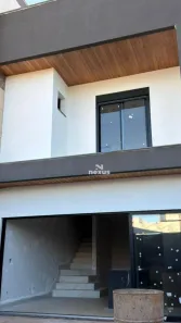 Sobrado com 3 Quartos à venda, 118m² no Novo Mundo, Uberlândia