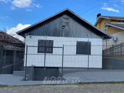 Casa com 7 Quartos para alugar, 260m² no Santa Catarina, Caxias do Sul