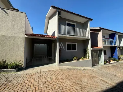 Sobrado com 2 Quartos para alugar, 85m² no Canadá, Cascavel