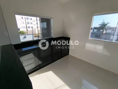 Apartamento com 2 Quartos para alugar, 80m² no Jardim Ipanema, Uberlândia