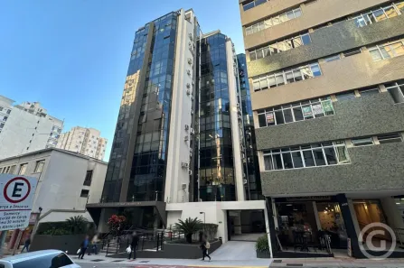Sala Comercial para alugar, 134m² no Centro, Florianópolis
