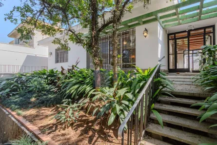 Casa com 3 Quartos para alugar, 231m² no Pacaembu, São Paulo