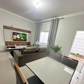 Casa com 2 Quartos à venda, 75m² no Jardim Holanda, Uberlândia