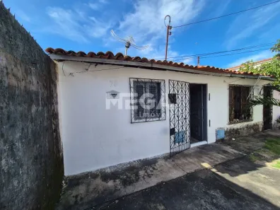Casa com 2 Quartos para alugar, 93m² no Álvaro Weyne, Fortaleza