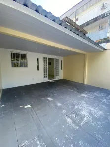 Casa com 2 Quartos para alugar, 150m² no Parque 10 de Novembro, Manaus