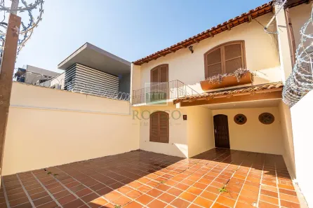 Sobrado com 3 Quartos à venda, 110m² no Bacacheri, Curitiba