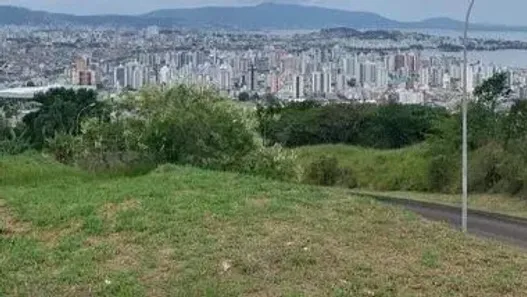 Lote/Terreno à venda, 625m² no Barreiros, São José