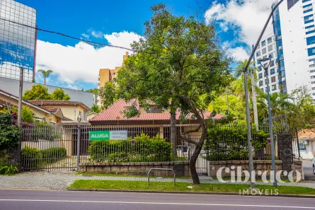 Casa para alugar, 206m² no Centro Cívico, Curitiba
