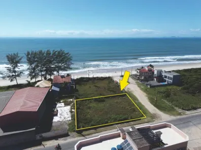 Lote/Terreno à venda, 720m² no Barra do Saí, Itapoá