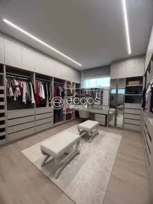 Fazenda/Sítio com 4 Quartos à venda, 1100m² no Área Rural de Uberlândia, Uberlândia