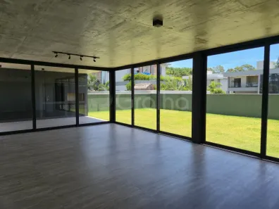 Casa de Condomínio com 4 Quartos à venda, 265m² no São João do Rio Vermelho, Florianópolis