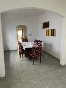 Casa com 3 Quartos à venda, 215m² no Jaraguá, Uberlândia